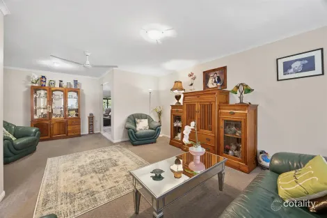 Property photo of 21 Greenhaven Close Burnside QLD 4560