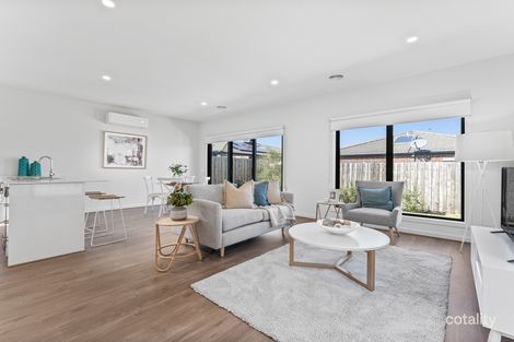 Property photo of 3 April Grove Carrum Downs VIC 3201