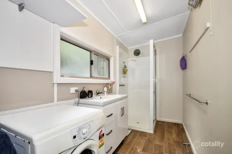 Property photo of 44 High Road Halls Gap VIC 3381