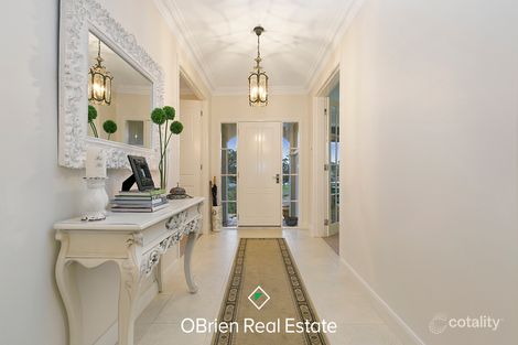 Property photo of 10 Waterside Drive Drouin VIC 3818