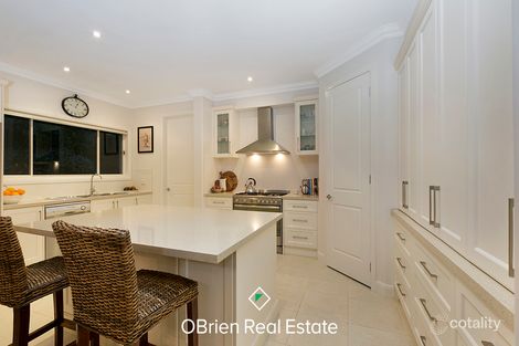 Property photo of 10 Waterside Drive Drouin VIC 3818