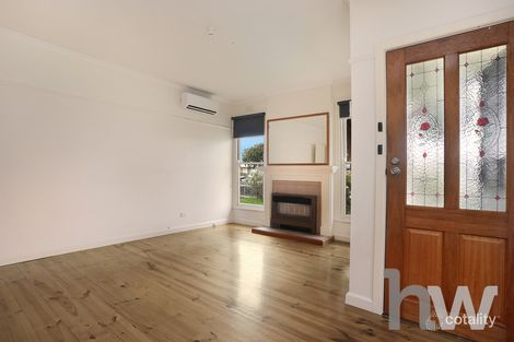 Property photo of 18 Swallow Crescent Norlane VIC 3214