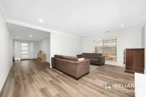 Property photo of 6 Pepperjack Way Point Cook VIC 3030