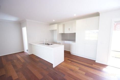 Property photo of 28 St Gwinear Lane Cranbourne North VIC 3977