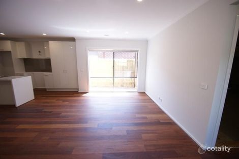 Property photo of 28 St Gwinear Lane Cranbourne North VIC 3977