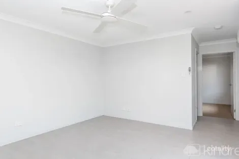 Property photo of 2/33 Awoonga Crescent Morayfield QLD 4506