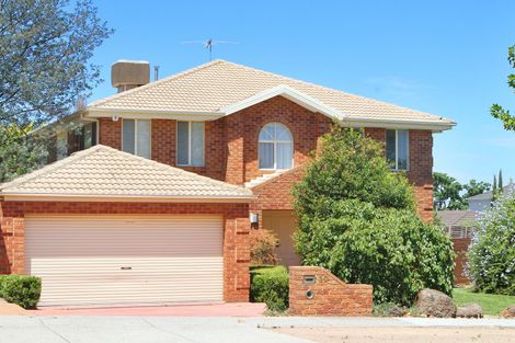 30 Royal Cres, Hillside, VIC 3037