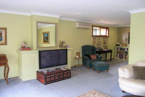 Property photo of 14 Holcombe Avenue Narara NSW 2250