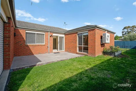 Property photo of 7 Ironbark Circuit Pakenham VIC 3810