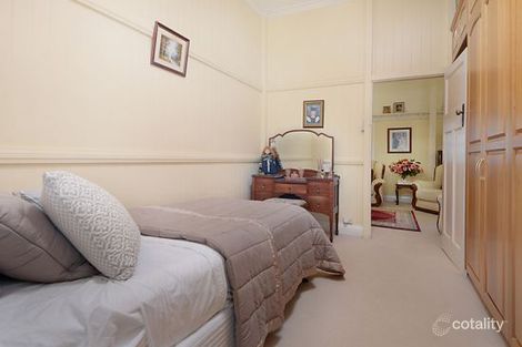 11 Ellena Ave, Greenslopes, QLD 4120