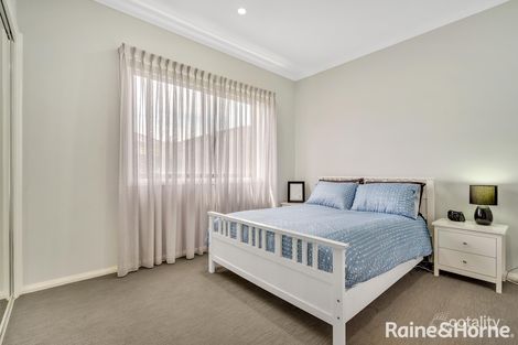 Property photo of 2/25 Cotton Field Way Brookfield VIC 3338