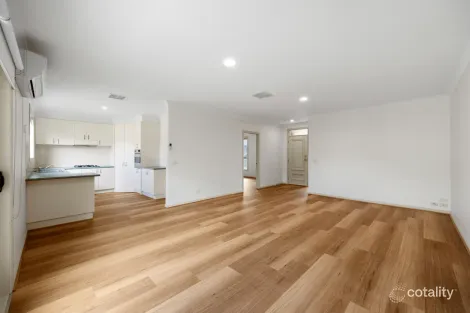 Property photo of 2/6 Oncidium Gardens Keilor Downs VIC 3038