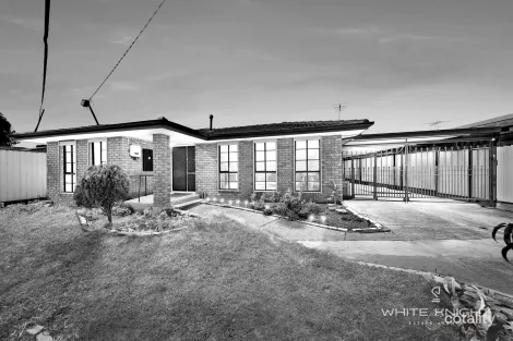 Property photo of 10 Falcon Walk Kings Park VIC 3021