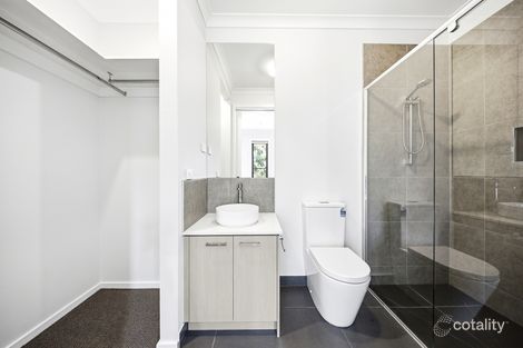 Property photo of 27 Floyd Circuit Cranbourne VIC 3977