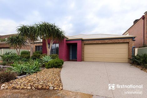 Property photo of 11 Kemerton Close Point Cook VIC 3030