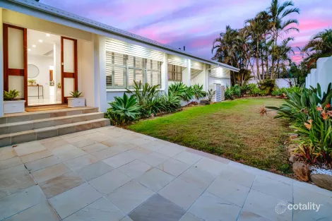 Property photo of 8 River Crescent Broadbeach Waters QLD 4218