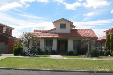 30 Templewood Cres, Avondale Heights, VIC 3034