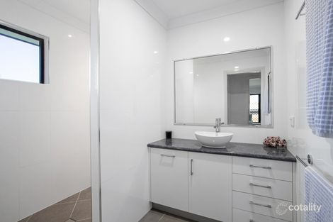 Property photo of 8 Webb Court Rural View QLD 4740