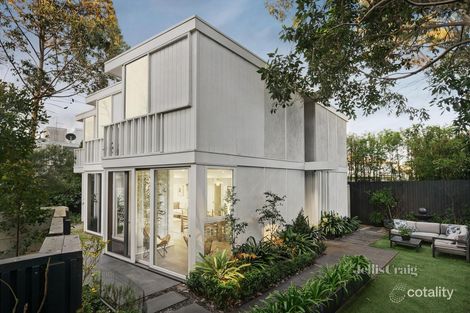 Property photo of 32 Oak Grove Malvern East VIC 3145