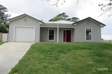 11 Gibbons Rd, Moss Vale, NSW 2577