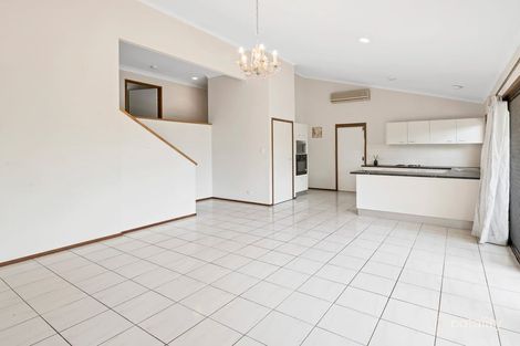 Property photo of 5 Cobram Place Helensvale QLD 4212