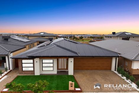 Property photo of 13 Headingley Grove Strathtulloh VIC 3338