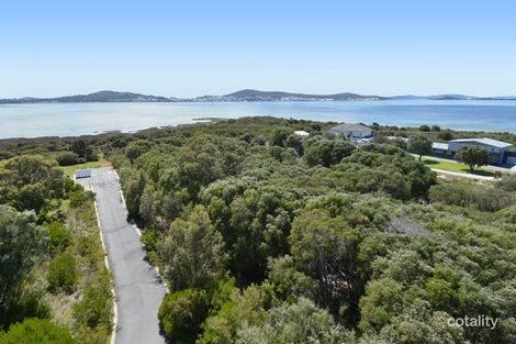 Property photo of 15 Marine Terrace Little Grove WA 6330