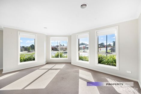 Property photo of 2 Range Way Moe VIC 3825