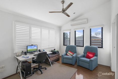 2/3 Tahiti Ave, Palm Beach, QLD 4221