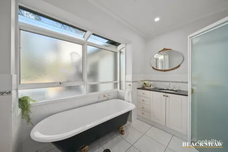 Property photo of 27 Gormanston Crescent Deakin ACT 2600