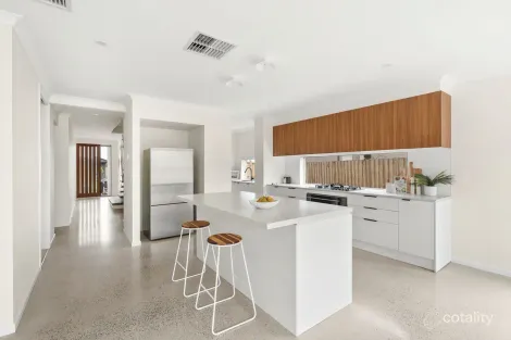 Property photo of 85 Robinson Street Armstrong Creek VIC 3217