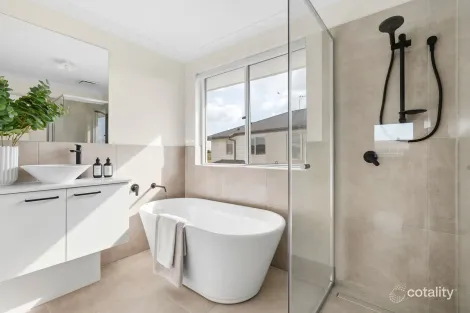 Property photo of 85 Robinson Street Armstrong Creek VIC 3217