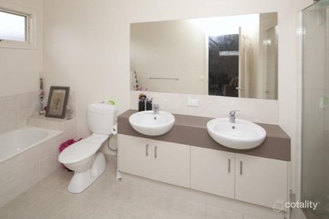 Property photo of 4 Clendon Road Ferntree Gully VIC 3156