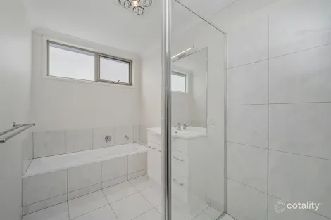 Property photo of 10 Napier Place Warrnambool VIC 3280