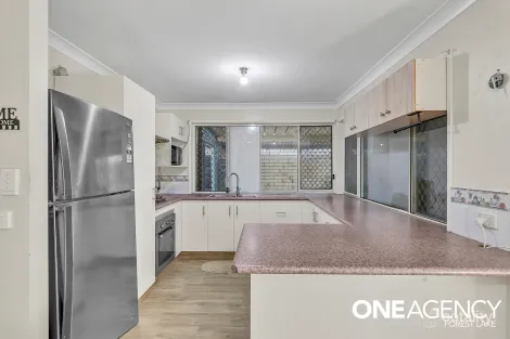 Property photo of 50 Acorn Circuit Forest Lake QLD 4078