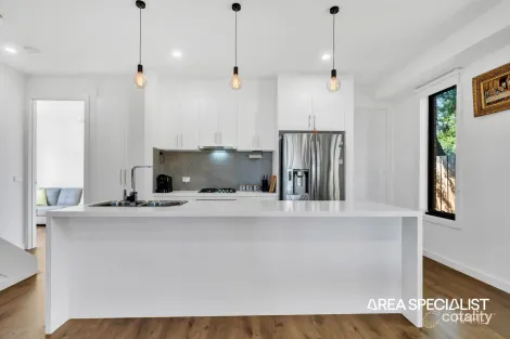 Property photo of 2/34 Clairmont Avenue Cranbourne VIC 3977