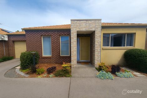 2/1 Walnut Way, Pakenham, VIC 3810