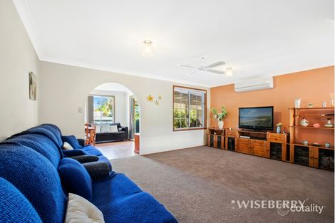 Property photo of 29 Gavin Way Lake Haven NSW 2263