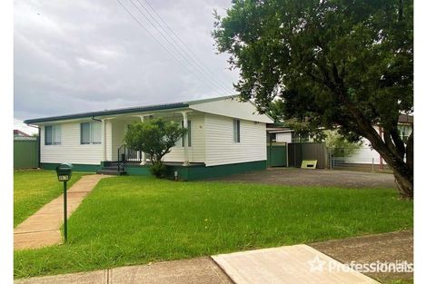 83 Chifley St, Smithfield, NSW 2164