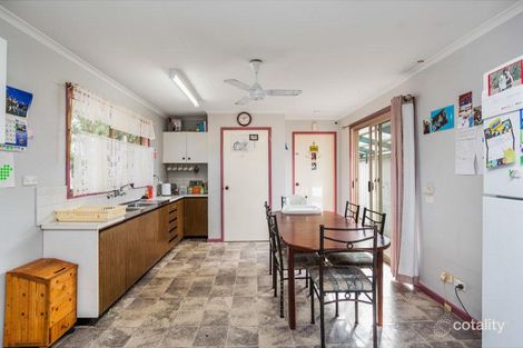 Property photo of 11 Charinga Drive Werribee VIC 3030