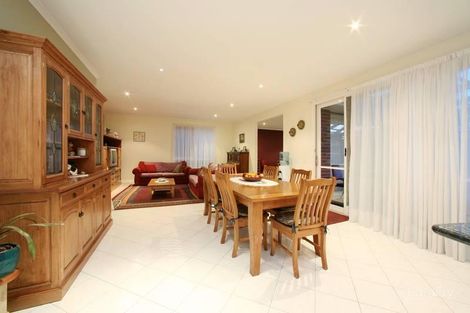 Property photo of 28 Mendora Crescent Wantirna South VIC 3152