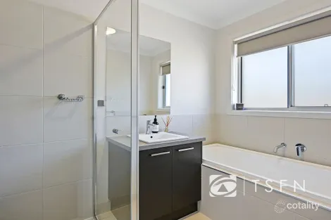 Property photo of 67A Phillis Street Kangaroo Flat VIC 3555