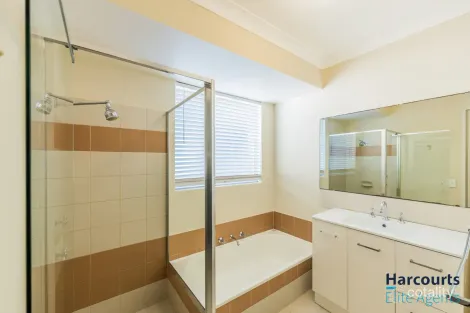 Property photo of 2 Oxley Place Rockingham WA 6168