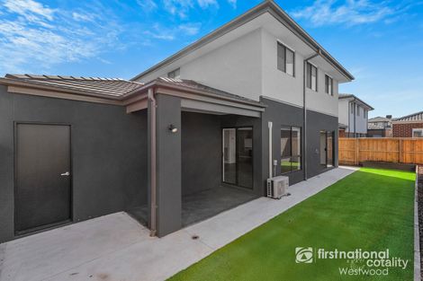 Property photo of 32 Pendower Way Werribee VIC 3030
