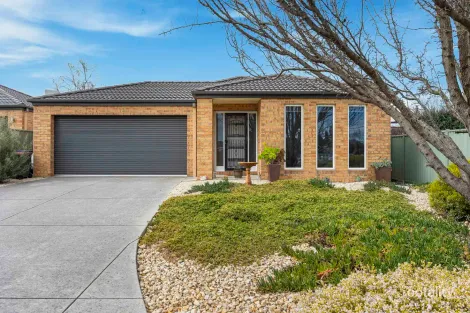 1/16 Carmichael Ct, Sebastopol, VIC 3356