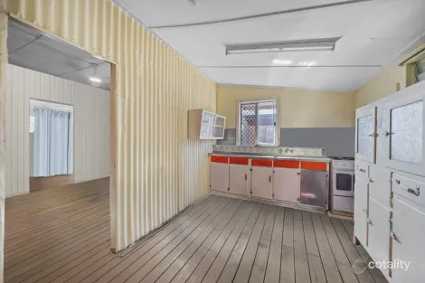 Property photo of 27 Eighth Avenue Home Hill QLD 4806