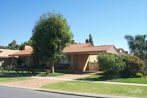 Property photo of 28 Beverley Road Cloverdale WA 6105