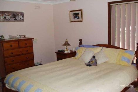 Property photo of 24 Fairbairn Crescent Kooringal NSW 2650