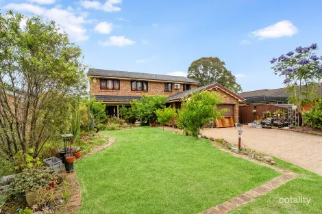 Property photo of 33 Cyclamen Place Macquarie Fields NSW 2564