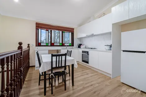 Property photo of 33 Cyclamen Place Macquarie Fields NSW 2564